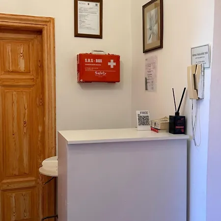 Roma Luxe Inn